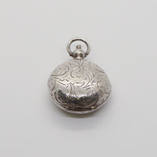 Load image into Gallery viewer, Collectable Sovereign Case Sterling Silver
