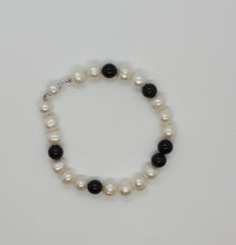 Load image into Gallery viewer, Pearl and Jet Combination Bracelet
