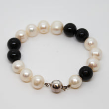 Load image into Gallery viewer, White Pearl and Jet Combination Bracelet
