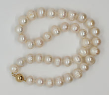 Load image into Gallery viewer, White Pearl Necklace with Gold Clasp
