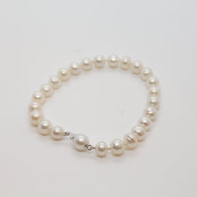 Load image into Gallery viewer, Freshwater White Pearl Bracelet with PearlClasp
