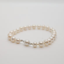 Load image into Gallery viewer, Freshwater White Pearl Bracelet with PearlClasp
