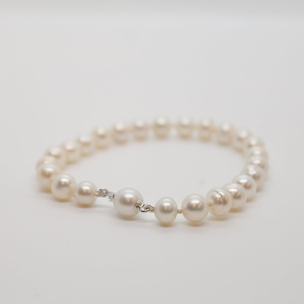 Freshwater White Pearl Bracelet with PearlClasp