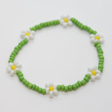 Load image into Gallery viewer, Sunshine Collection, Bracelet, Daisy Bracelet, Glass beads in Lime Green with White Daisies
